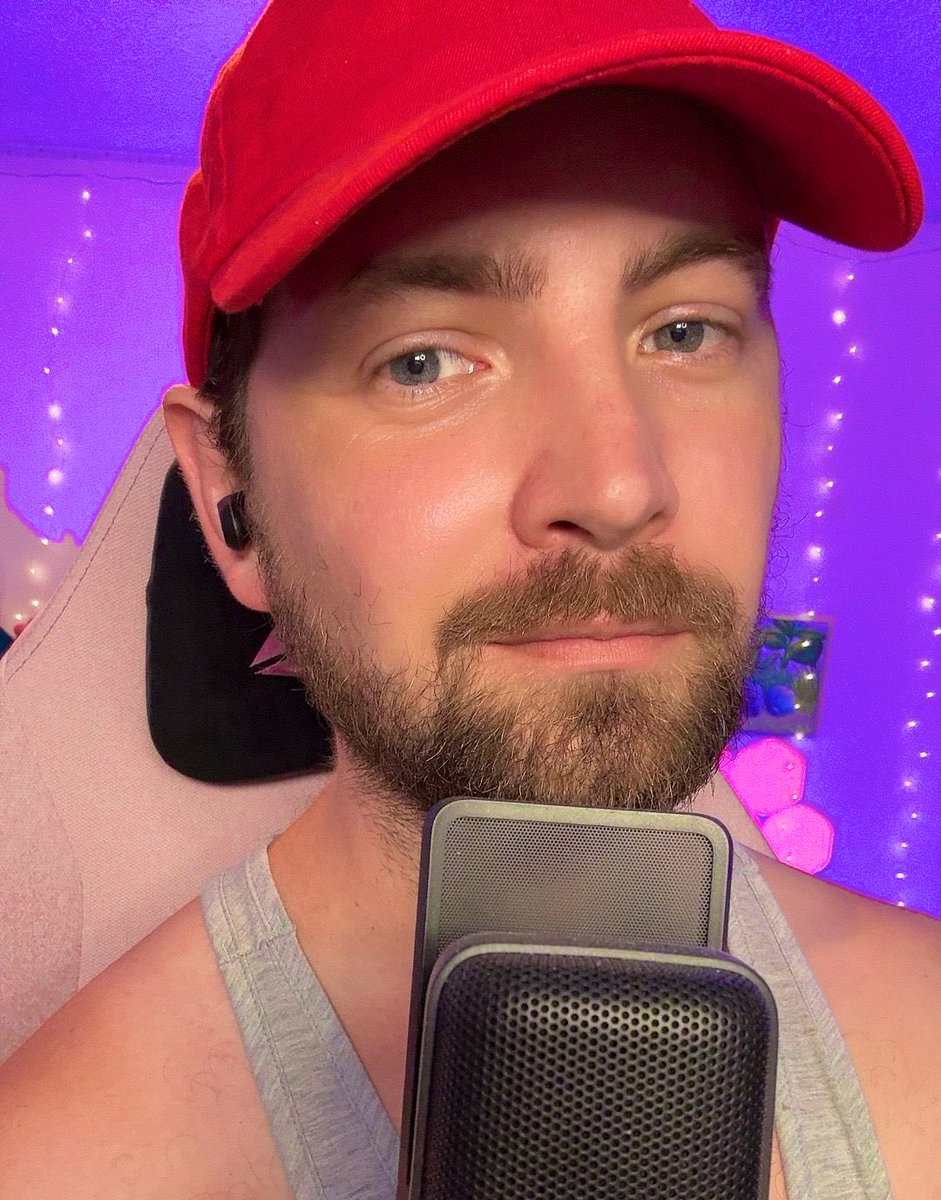 ItsIanWatson's tweet image. Come hang out!! Live now!!