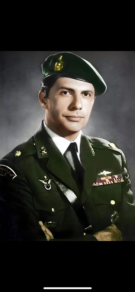 زنده یاد پرویز جهانبانی از فرماندهان یگان تکاور نیروی دریایی شاهنشاهی ایران و برادر شادروان سپهبد نادر جهانبانی❤️🌹روحش شاد
#همکاری_ملی
#جاویدشاه✌🏻