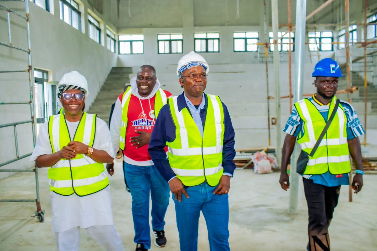 Earlier today , I joined the Distinguished Senator Mikail Adetokunbo Abiru on a tour of the newly constructed SAIL Innovation and Youth Center in Orimedu , Ibeju Lekki Local Government . 
<a href="/TokunboAbiru/">Mukhail Adetokunbo Abiru</a> <a href="/Mr_JAGs/">Jubril A. Gawat</a> <a href="/woye1/">Woye</a>