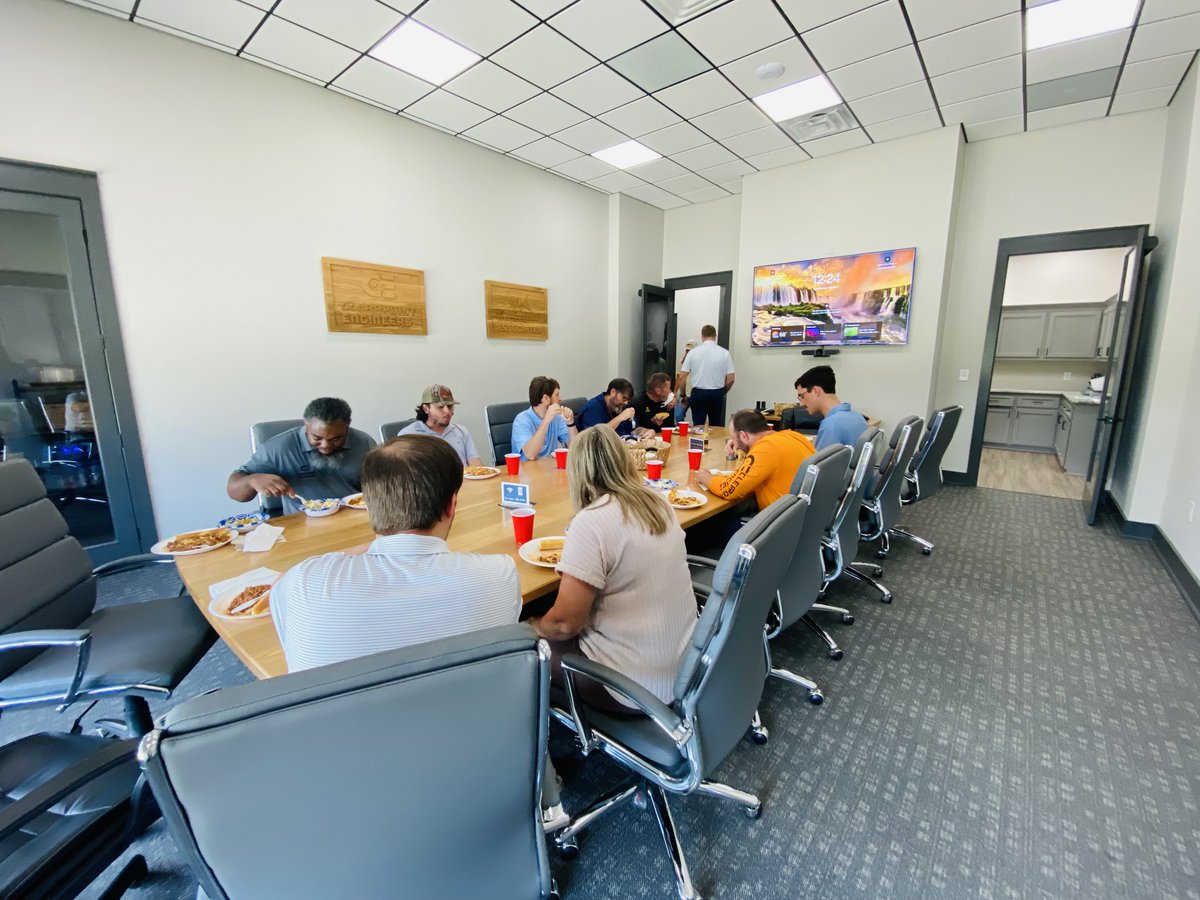 WalkerAssociat4's tweet photo. 🍝 Spaghetti Wednesday at Walker and Clearpoint! 📷Today we hosted a fun luncheon for The Walker Associates and Clearpoint Engineers employees right here at the office!  Nothing brings people together like a plate of spaghetti, fresh salad, and garlic bread! 📷 https://t.co/lQzgR3SVGE
