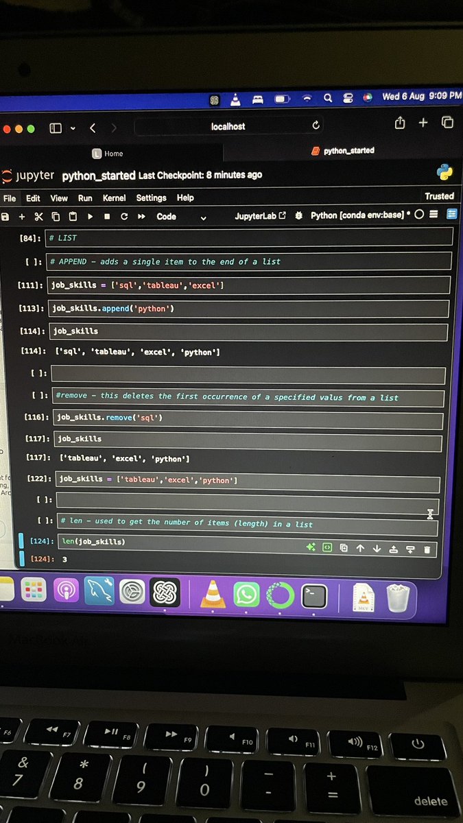 EzekulieJ's tweet image. DAY 45/60 LEARNING DATA ANALYSIS & LANDING A JOB.
PYTHON PHASE
LIST- is an ordered, mutable (changeable) collection of items. Lists can contain elements of any data type, including numbers, strings, and even other lists.
#python
#60daysoflearningdataanalysis