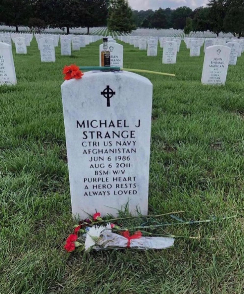 op_hawkeye's tweet photo. 8.6.2011 ~ Petty Officer 1st Class Michael Strange πΊπΈ
#OpHawkeyeRemembers #MichaelStrange #Cryptologist #DEVGRU #NationalIntelligenceMedal
#BronzeStar #PurpleHeart #Extortion17 #supportourSOFcommunity #Operation_Hawkeye
π https://t.co/FaxL4vCqcE
π https://t.co/TvmoXX56yl
π https://t.co/UCaOqHS5Uh
π https://t.co/vPdcFxJzG6