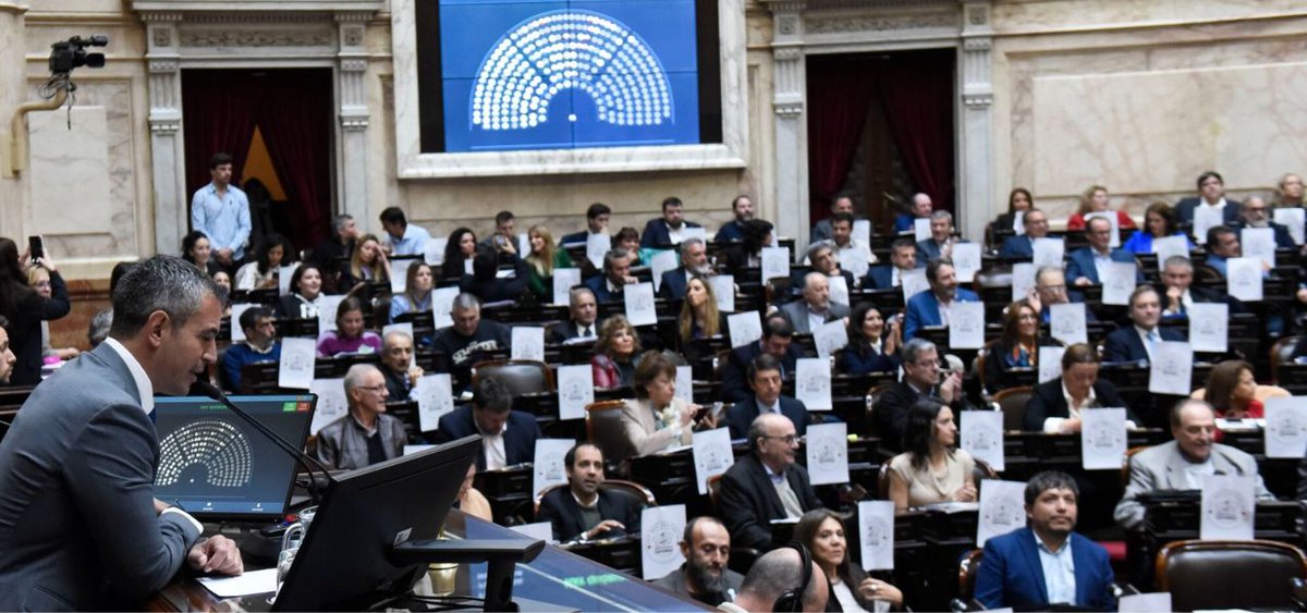 Cómo seguir en vivo la sesión de Diputados sobre Financiamiento Universitario.

👉 lc.cx/HvM1Ym