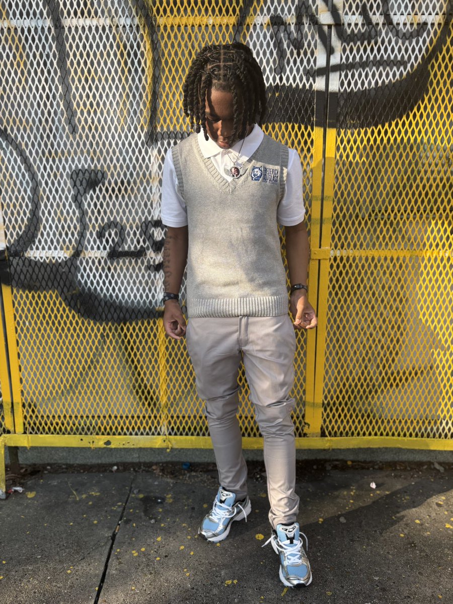 sixpocketsfull's tweet photo. I told yall it was on me #2/4📚 https://t.co/7jSYIP8xVK