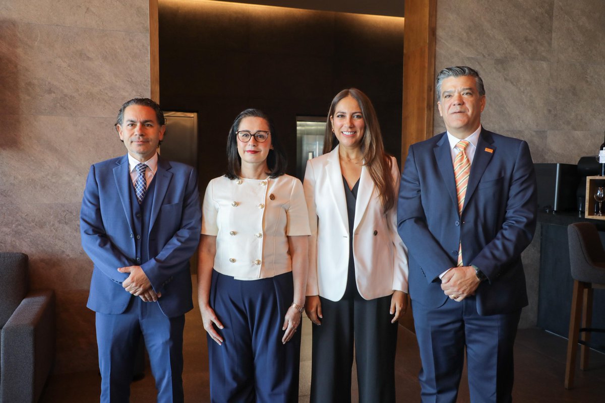 Cuando una empresa local crece, también crecen las oportunidades para las familias guanajuatenses.

💼 Hoy acompañamos a <a href="/APIMEX_ORG/">APIMEX</a> en la 9ª edición de <a href="/divexapimex/">DIVEX</a>, un evento que está fortaleciendo nuestra industria local, conectando a nuestras pymes con compradores