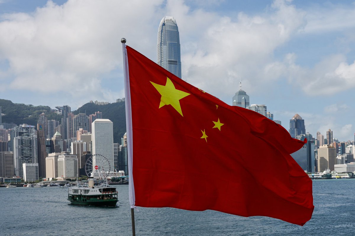 Moonshot_scout's tweet photo. JUST IN: 🇨🇳 China set to approve its first crypto stablecoin, per FT.

The dragon wakes 🐉💴

Global crypto game just changed.

#Bitcoin #Crypto #BullRun #Solana #Ethereum #Trump #BREAKING #buyingcontent #WLFI #Altseason #Bullish #XRP #CryptoCommunity https://t.co/Ms5Ipsl1lG