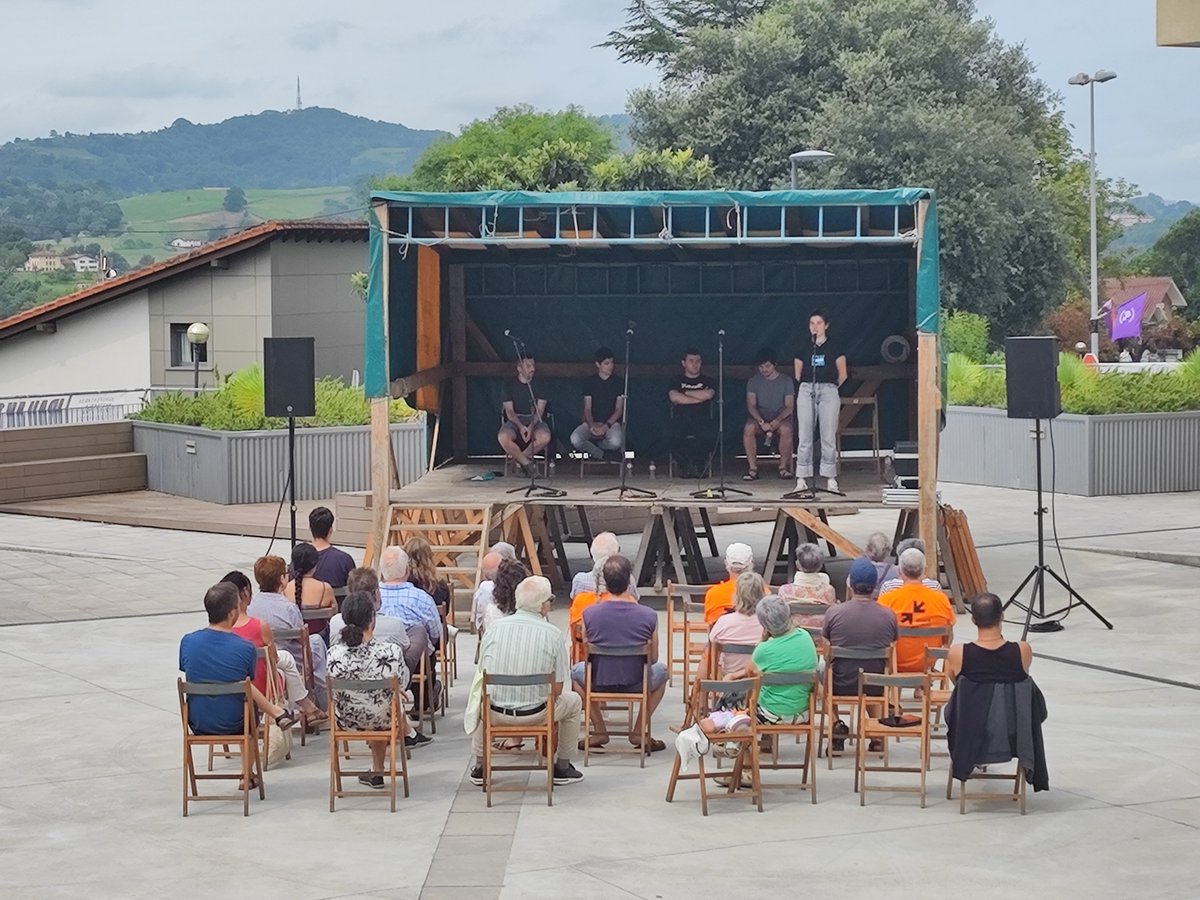 Landetxeko saioan gazteak aritu dira gaur

#martzelinabertsozaleelkartea
#bertsoa
#oiartzun