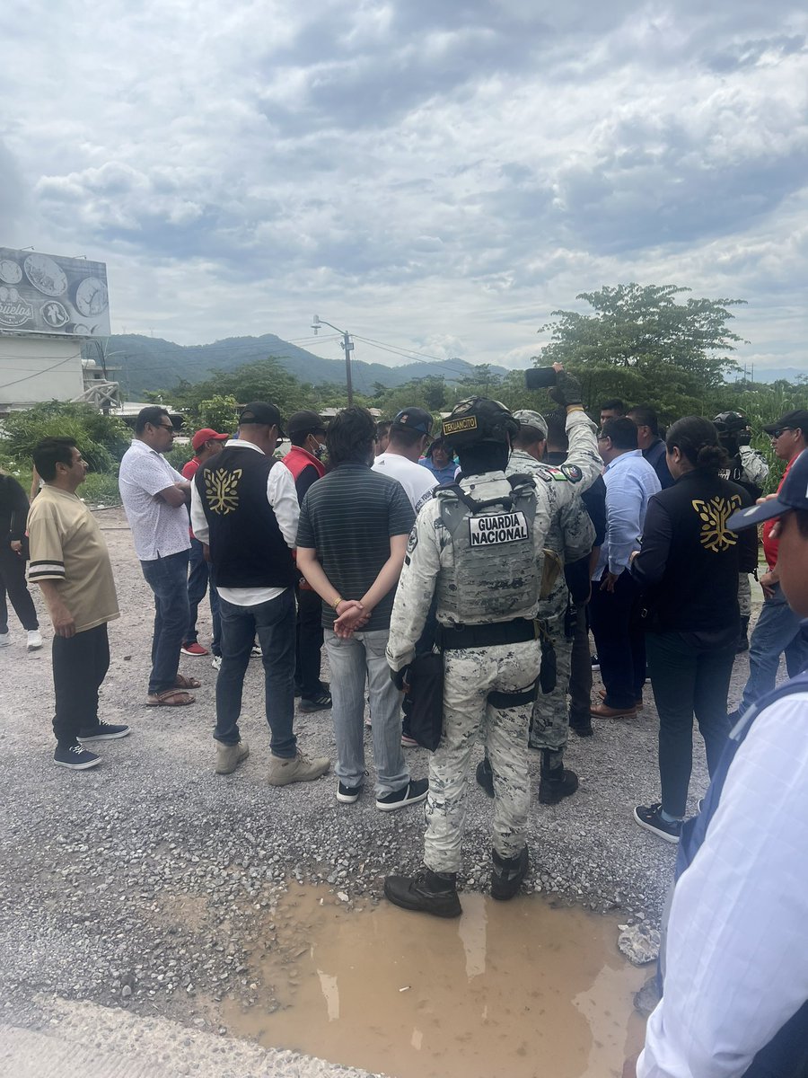 rgordillo07's tweet photo. Bloqueo en México-Acapulco pasando caseta palo blanco, autoridades no llegan acuerdo para librar https://t.co/SFgfittwFw
