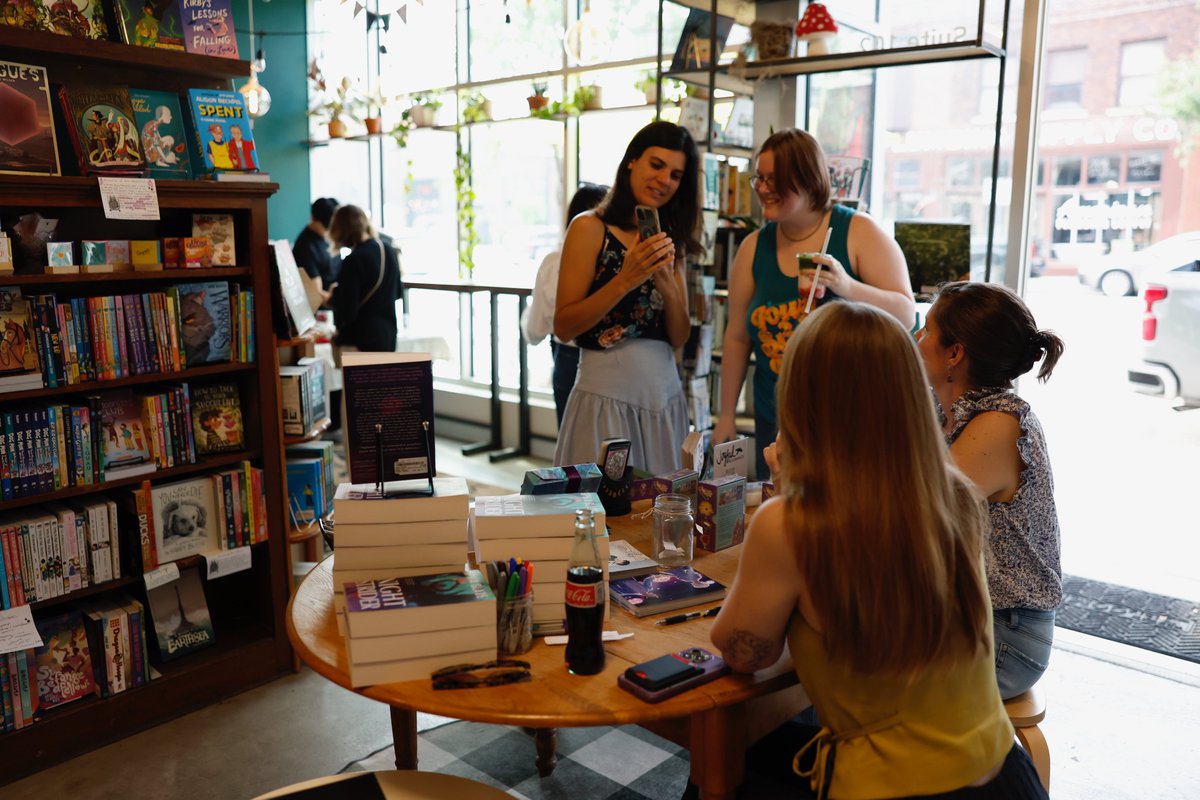 had the loveliest time at storyhouse bookpub btw! if you're in the dsm area i left some signed books with prints behind!