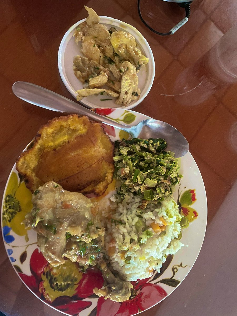 LuciaRivera24's tweet photo. Lo que más amo de estar en mi casa es que me consienten de todas las maneras ����😭😍 LOS AMO https://t.co/Xwep5BEeSB