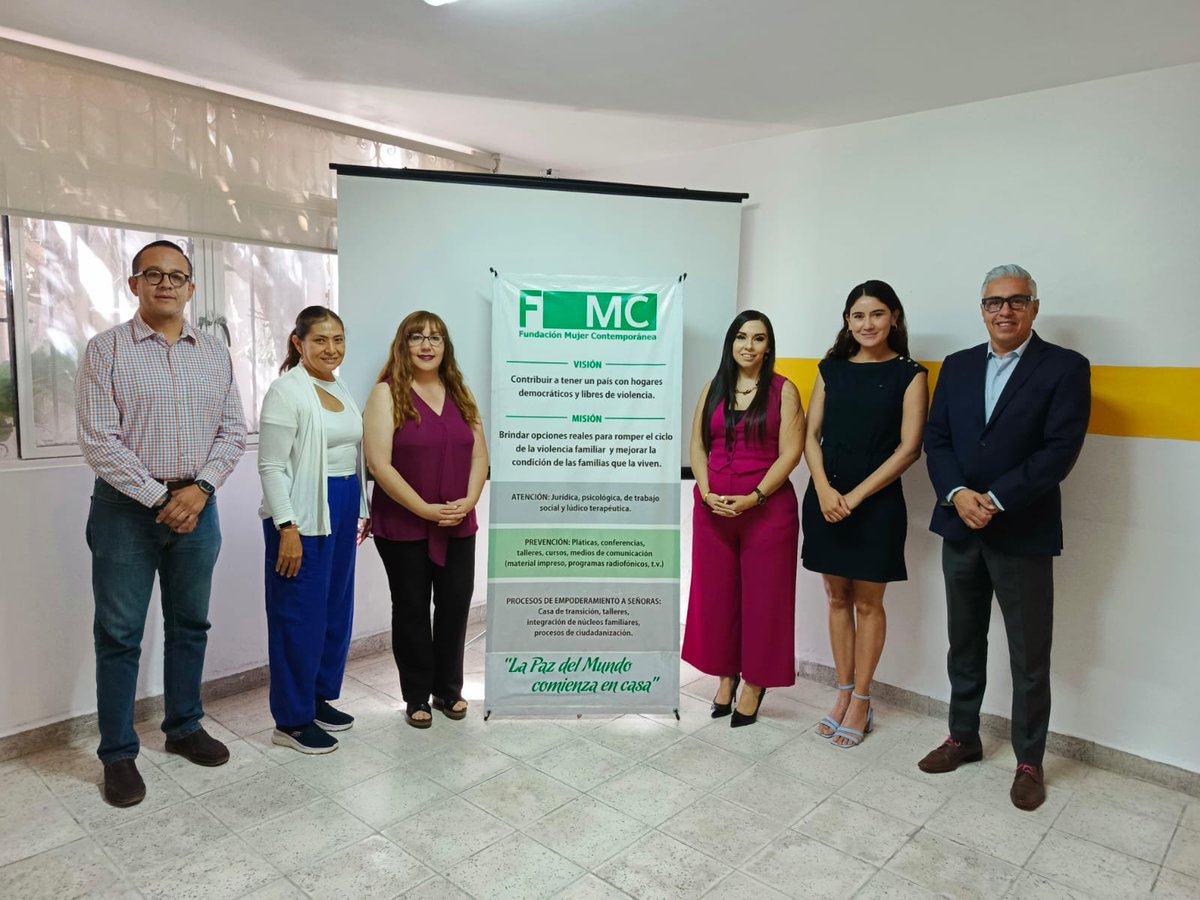 El día de hoy el Comité de Participación Ciudadana en reunión con Mtra. Martha Elena Guille de Fundación Mujer Contemporánea.
Comisionados Lic. Salvador Vázquez - Comisionado CPC-Ags, Dr. Oscar Rodrigo Castañeda, Lic. Nelly Rioja  y Lic. Daniela Moreno Muñoz.