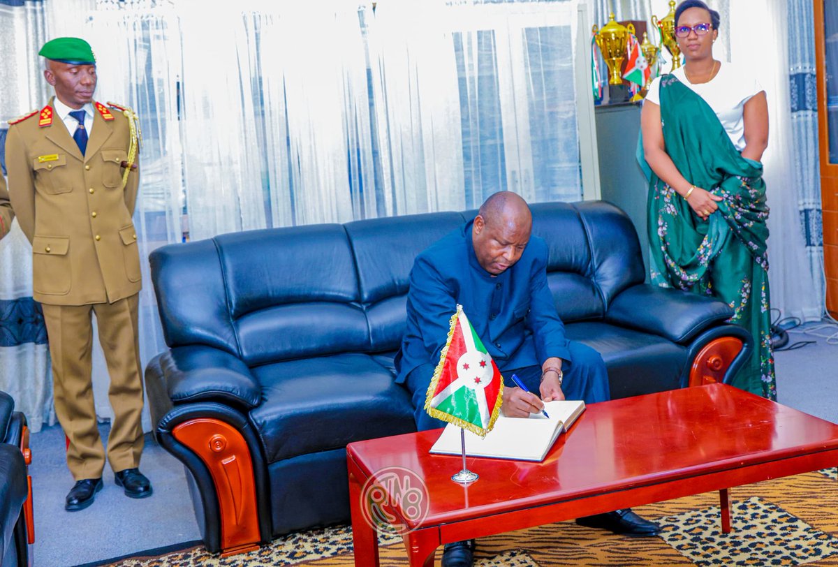 RTNBurundi's tweet image. De son côté, le commandant de l&apos;#ISCAM,  Hamenyimana Gérard, a rappelé que la mission de l’#ISCAM est de former des officiers en leur transmettant des connaissances militaires et académiques, afin qu&apos;ils puissent remplir efficacement les missions qui leur seront confiées. Il a…