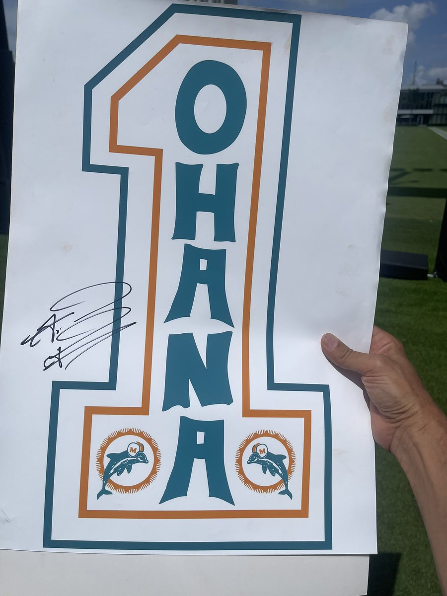 Thank you for the auto today <a href="/Tua/">Tua. T 🇦🇸</a>!Have a great season and Rock On!! #PhinsUp 🤘🎸🧡🐬🏈 <a href="/MiamiDolphins/">Miami Dolphins</a> <a href="/MollyGlassman2/">Molly Glassman</a> <a href="/finatic1972/">Lisa | I’m Fighting Cancer for you mom😇💔</a>