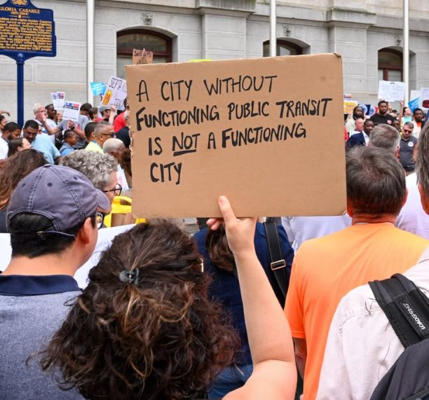 SEPTAPHILLY's tweet image. To date #SEPTA riders have sent over 32,600 messages to Governor Shapiro and state lawmakers to support new funding for public transit. 🙏

There is still time to make your voice heard and to make a difference. If the state approves funding in the weeks ahead—we may be able to…