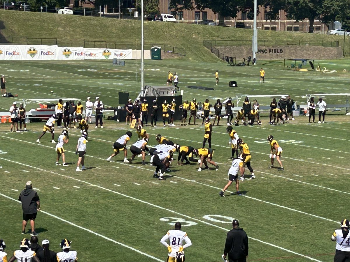 BLHSPanthersFB's tweet image. A little break from two-a-days today. Had a blast at Steelers Training Camp with all the guys who made 85% of our summer workouts! Big thanks to @iamakilblount47 for the connection!