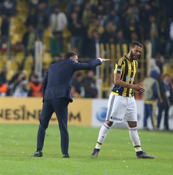 Mourinho maç sonu Archie Brown ve Oosterwolde’ye şu tarifeden çekecek.