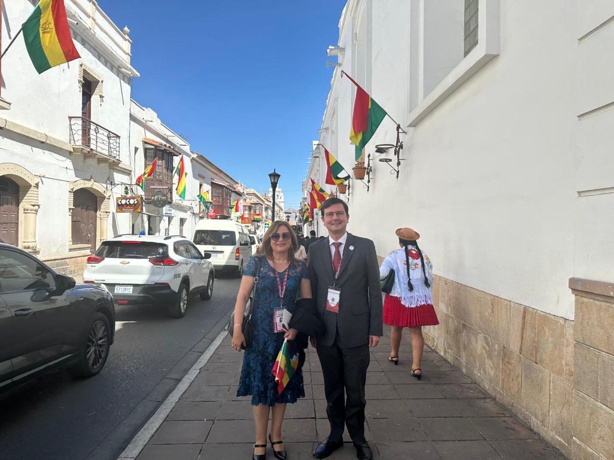 🇧🇴 Nuestro vicepresidente ejecutivo, <a href="/GianpLeonc1/">Gianpiero Leoncini</a>, se encuentra en Sucre, Bolivia, para acompañar a las autoridades y al pueblo boliviano en la celebración del Bicentenario de este #PaísCAF.  

Desde <a href="/AgendaCAF/">CAF</a> enviamos nuestras más sinceras felicitaciones al pueblo boliviano. Es
