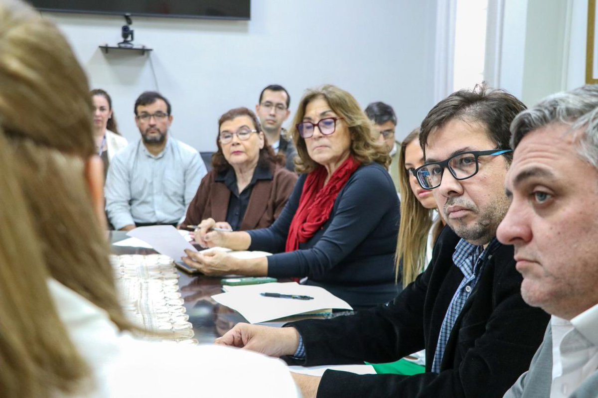 Ministra <a href="/mariatbaran/">María Teresa Barán Wasilchuk</a> encabeza reunión de la Comisión Nacional Asesora para la Atención Integral del Cáncer

➕ℹ️ tinyurl.com/392zhy95