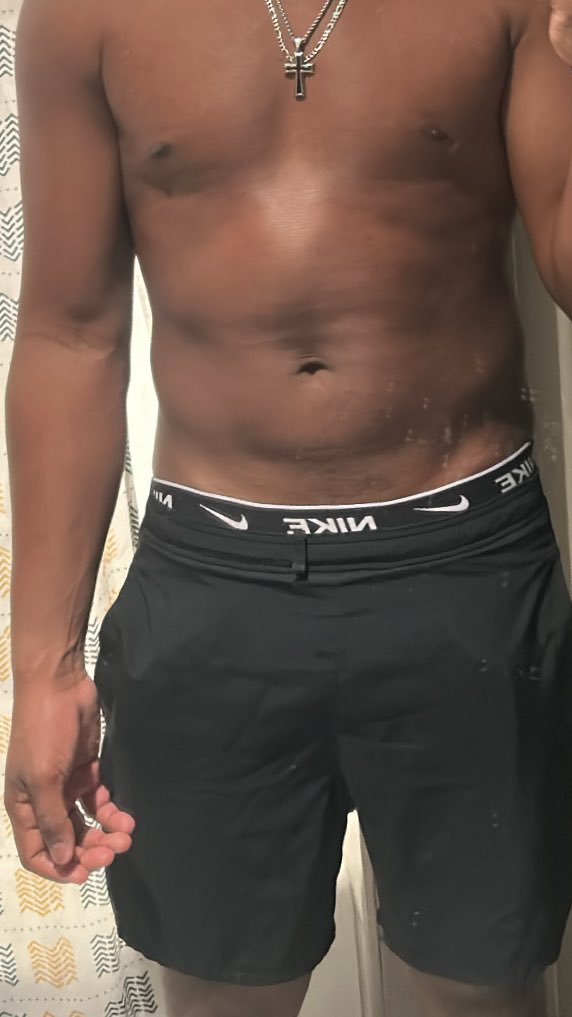 Eli Von Strangle tweet media