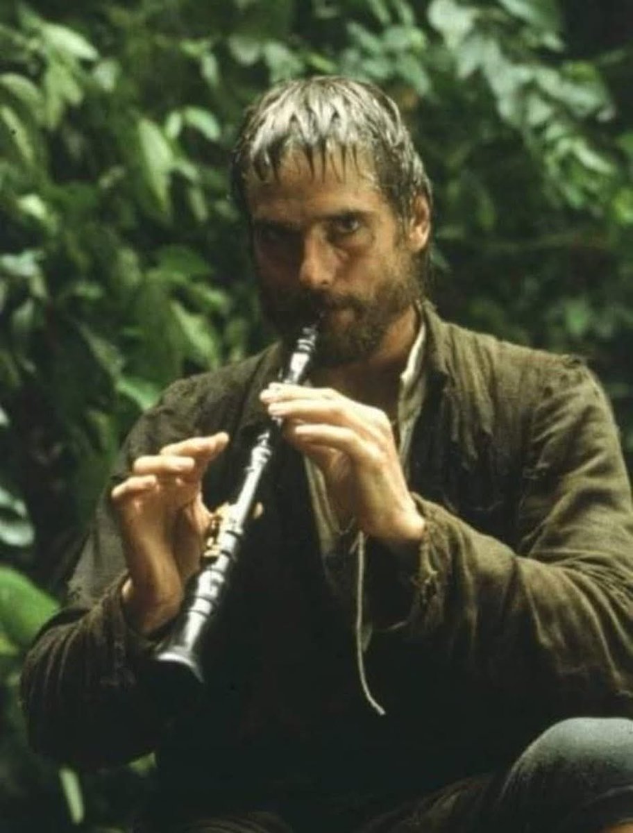 La banda sonora de la Misión es de las mejores de todos los tiempos. No es solo que le robaran el Oscar aquel año. Es que si hubiera un Oscar entre todas las grandes BSO de la historia esta no solo estaría nominada, sino que podría ganar con todo merecimiento