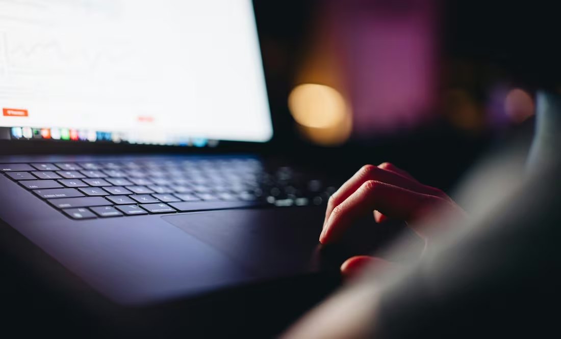 🚨 Conoce la forma en la que los ciberdelincuentes usan nombres como #ChatGPT para camuflar malware 😱 eluniversal.com.mx/techbit/cuidad…