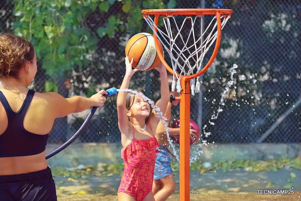 tecnicamp's tweet image. Día 8: Hoy nuestros campistas han puesto a prueba su técnica en la esperada competición de tiro, donde la puntería, la concentración y la constancia han sido clave 🔥
Tiro tras tiro, hemos seguido con nuestro Tecnileague. ¡Gran nivel y actitud en la pista!
#Tecnicamp25 #Xedicion