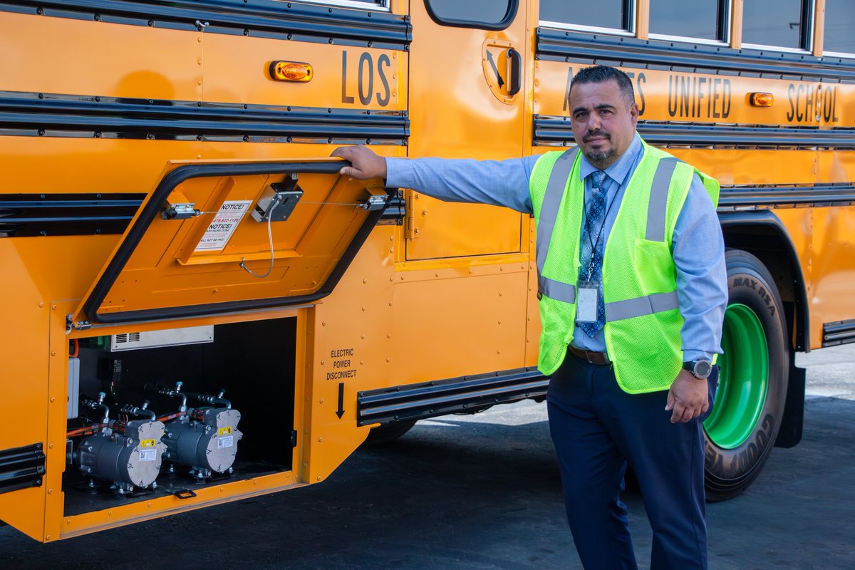 LAUSDSup's tweet photo. Success on the road to the future! Today’s electric bus dry run was a win — another step toward modernizing our school bus fleet. At @LASchools, we’re committed to providing safe, reliable, and eco-friendly transportation for every student. We’re not just getting students to school — we’re driving toward a cleaner, more sustainable future for our community. #InspiringGreatness #BackToSchoolLAUSD