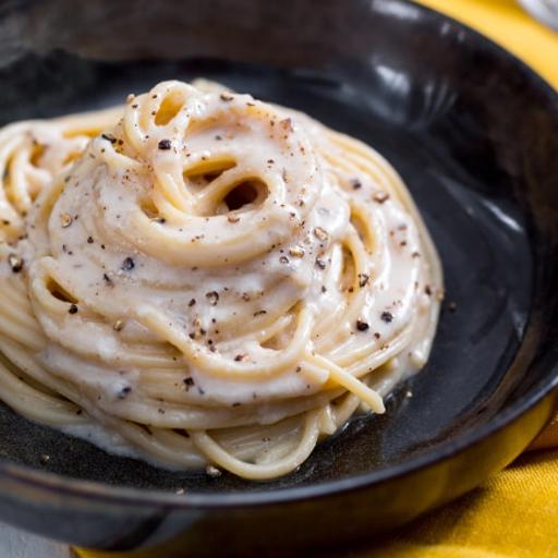SlaveSilly's tweet photo. To the chefs of London... pasta cacio e pepe... you don't have to use butter! ๐๐๐
... and not even cream!
#sillychef https://t.co/DGGB5OeMF0