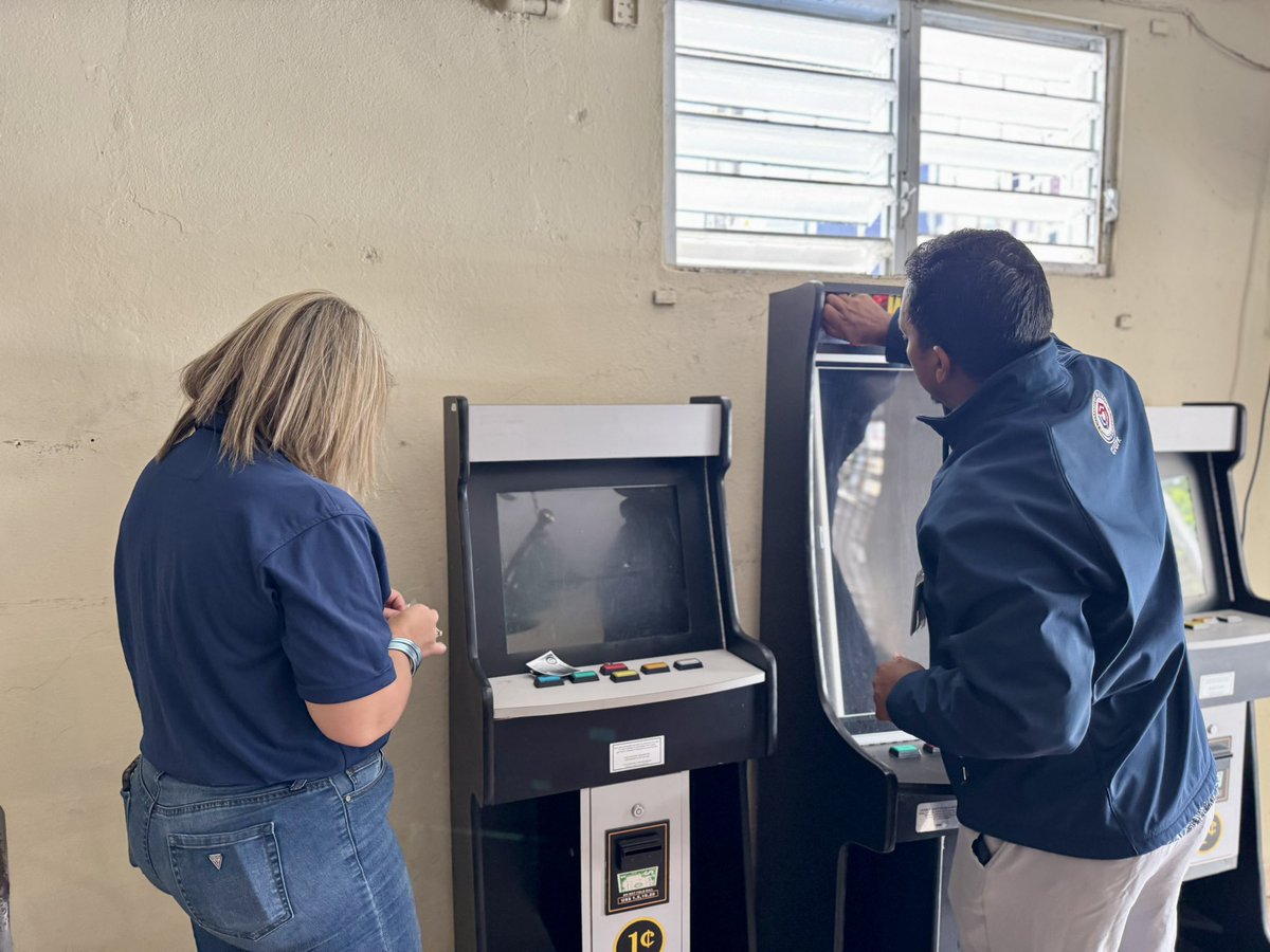 ComJuegosPR's tweet photo. ¡Seguimos en la calle fiscalizando!

Nuestro equipo de la Oficina de Investigación y Regulación, continúa con sus inspecciones y colocando marbetes en las máquinas de juegos de azar en ruta.

#Evitesermultado
#Tumejorjugadatienelímite
#Juegaresponsable 
#ComisióndeJuegosdePR https://t.co/uSGhbkXlHG