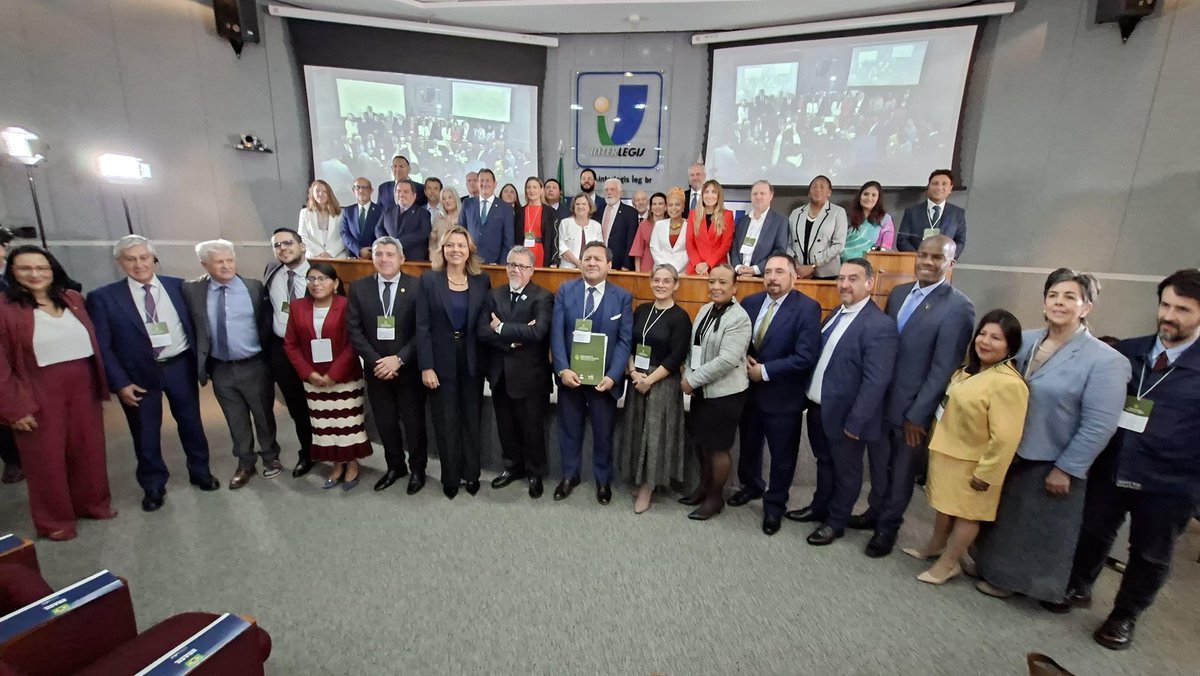 🌎 Parlamentares da América Latina e do Caribe estão reunidos em Brasília para discutir justiça climática e transições justas rumo à #COP30.
Acompanhe a II Cúpula Parlamentar e saiba o que rolou hoje e o que vem por aí amanhã.

📸 <a href="/cepal_onu/">CEPAL</a>

🔗 plataformacipo.org/noticias/cupul…