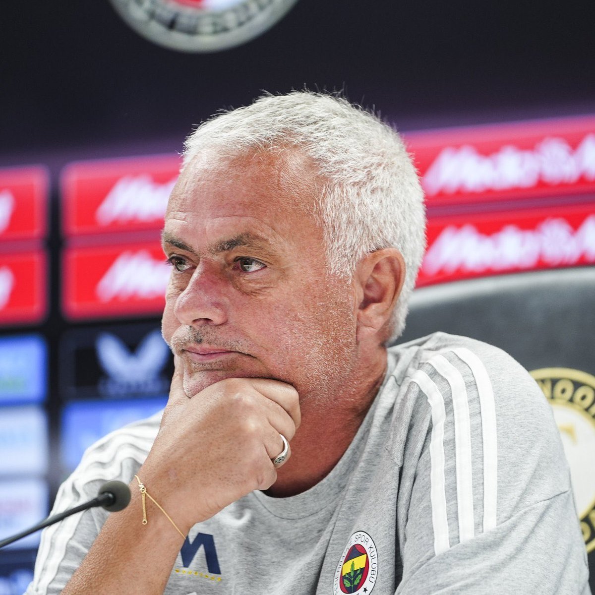 Futbol Verileri (@futbolverileri) on Twitter photo Fenerbahçe santrforlarının Feyenoord maçında rakip ceza sahasında topla buluşma sayıları:
En-Nesyri: 0
Duran: 0
Cenk: 0
(<a href="/onurtugrul/">Onur Tuğrul</a>) Fenerbahçe santrforlarının Feyenoord maçında rakip ceza sahasında topla buluşma sayıları:
En-Nesyri: 0
Duran: 0
Cenk: 0
(<a href="/onurtugrul/">Onur Tuğrul</a>)