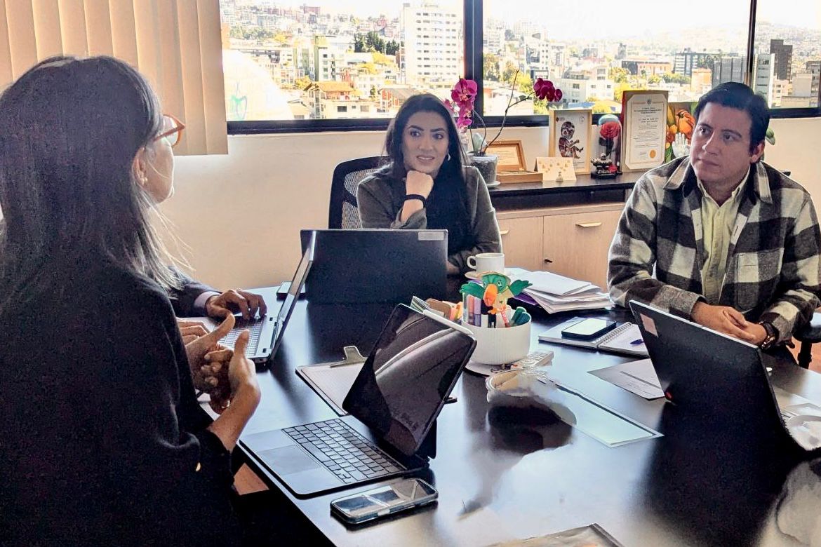 InfanciaEc's tweet image. ¡Trabajo conjunto por el bienestar de #LaNuevaInfancia! 🇪🇨💪 
En reunión con @UNFPAecuador, articulamos acciones para fortalecer la prevención del embarazo adolescente y reducir la #DesnutriciónCrónicaInfantil a través de acciones de comunicación para el cambio de comportamiento.