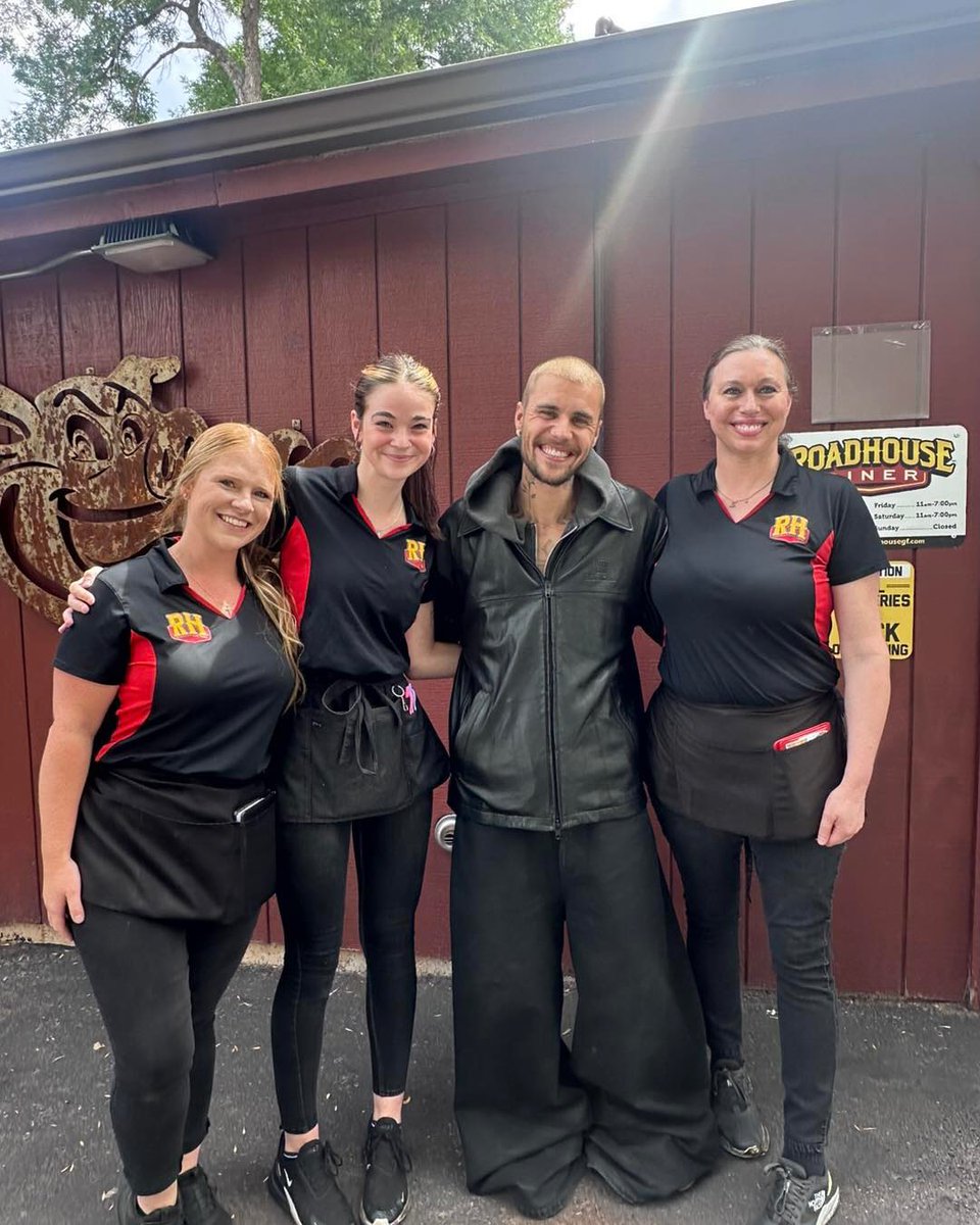 Justin Bieber Tour News tweet media