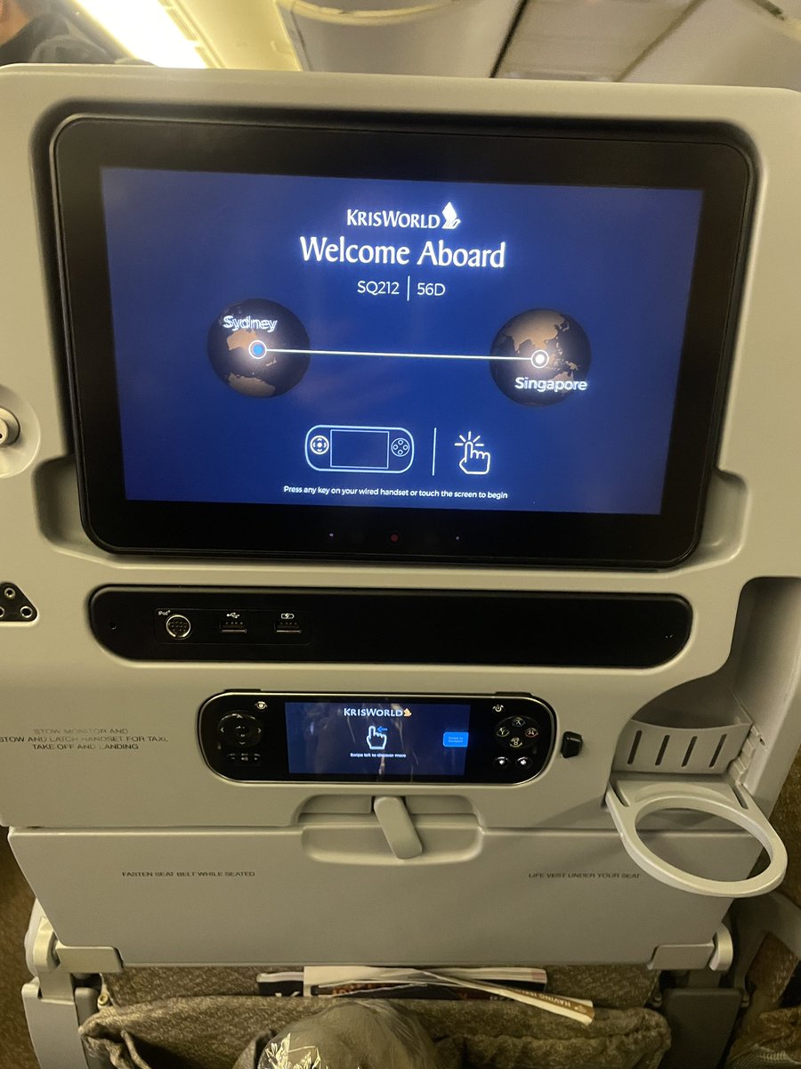 Sydney🇦🇺→Singapore🇸🇬

ここからは完全に一人旅。10時間だけの滞在やけど、初めてのシンガポール楽しみやなあ〜！

英検1級の人って旅行でどれくらい喋れるの？というリアルを動画に収めてるのでまたYouTubeに投稿します🙋‍♂️stay tuned!
(話す時文法ミスしてるリアル見せます。笑)