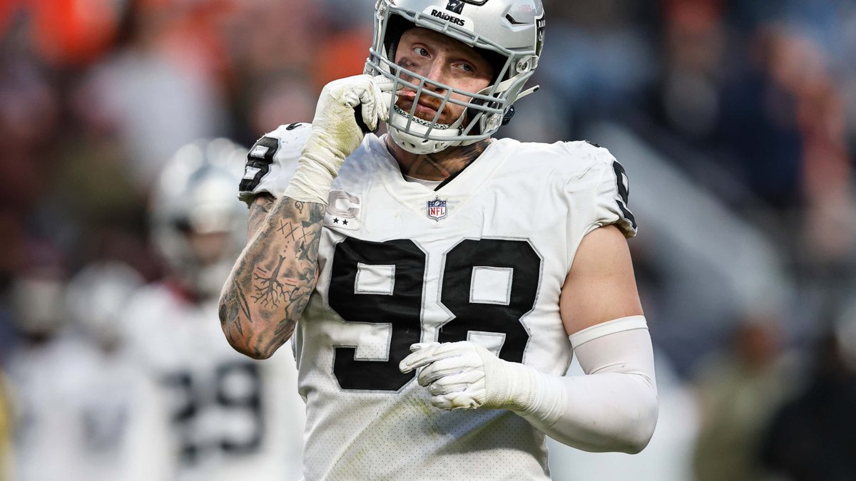 Barstool Sports (@barstoolsports) on Twitter photo BACK: The NFL Decided To Not Ban Smelling Salts, Teams Just Can't Provide Them So Now It's Bring Your Own To Games buff.ly/DPiliBn BACK: The NFL Decided To Not Ban Smelling Salts, Teams Just Can't Provide Them So Now It's Bring Your Own To Games buff.ly/DPiliBn