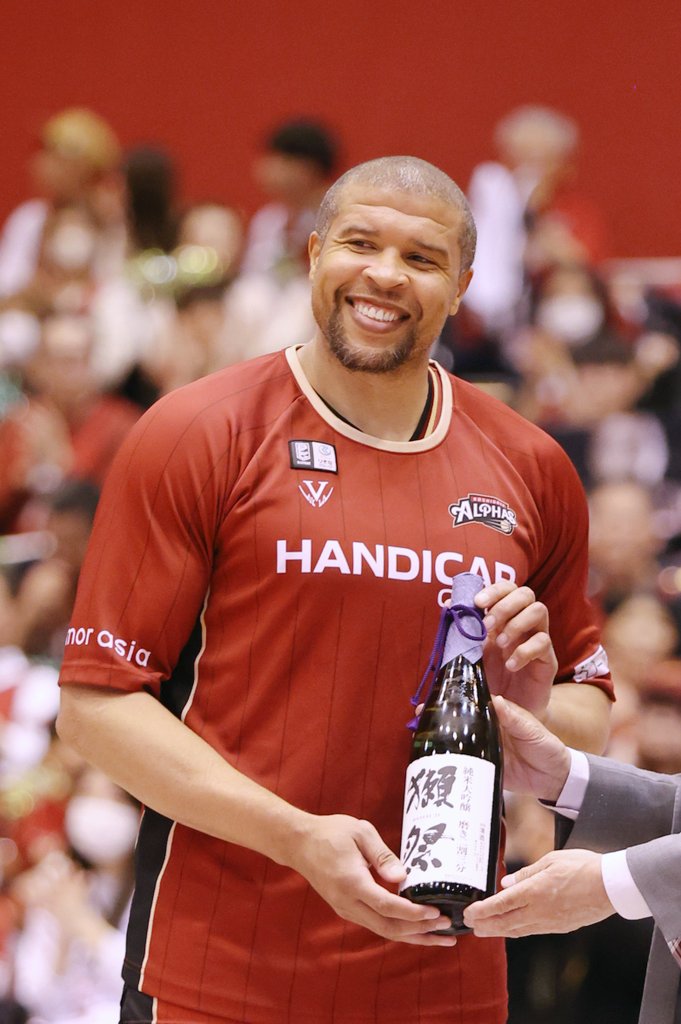 toshitaka_twins's tweet image. おひるっ！
ｳｵｵｵｵｱｱｱｱ\( 'ω')/ｱｱｱｱｱｯｯｯｯ!!!!!
ギブちゃん帰ってくる〜！🤩😭😭
#アルファメイト は宴やるしかないっでしょ！！”(*&amp;gt;∀&amp;lt;)o(酒)"
#JeffGibbs
#ジェフ・ギブス
@JGibbs3434 
#越谷アルファーズ
#BeSuper
#超越