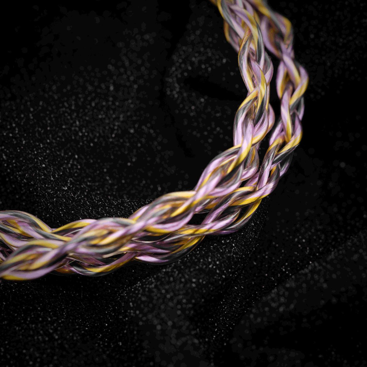 celestaudioLSR's tweet image. ［Celest Yakshaレビュー】
2DD+Knowles製BA+平面磁界ドライバー搭載のトライブリッドIEM。
神話の守護者に着想を得たデザイン。深く沈み込む低域、自然な中域、滑らかで繊細な高域が魅力。
Harmanターゲットをベースに、速い過渡応答と没入感あるサウンドステージを実現。