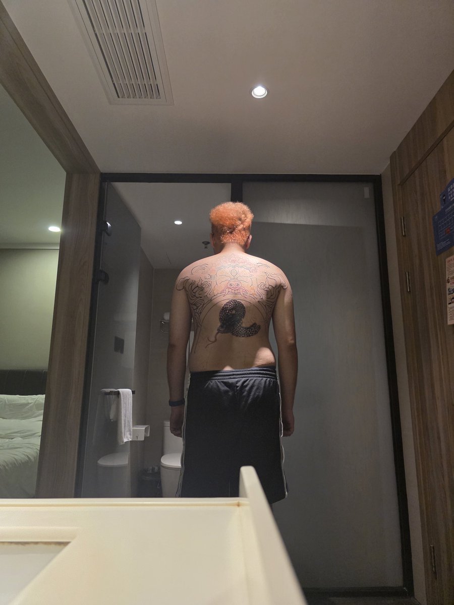 毛球先森森森森 tweet media