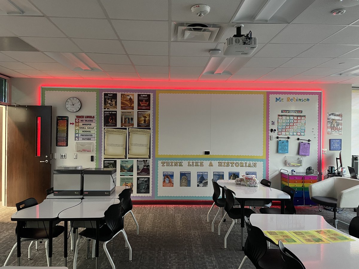 MrRob_HISD's tweet photo. Getting ready for the new year. Elementary is a little different than Middle School. All the little things…. https://t.co/FKaSAuGH7u