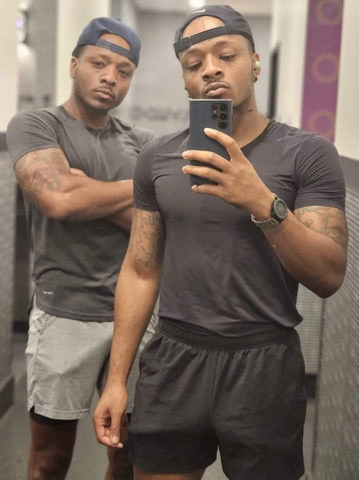 Twin gorillas 😈😈😈
#FarrarTwins