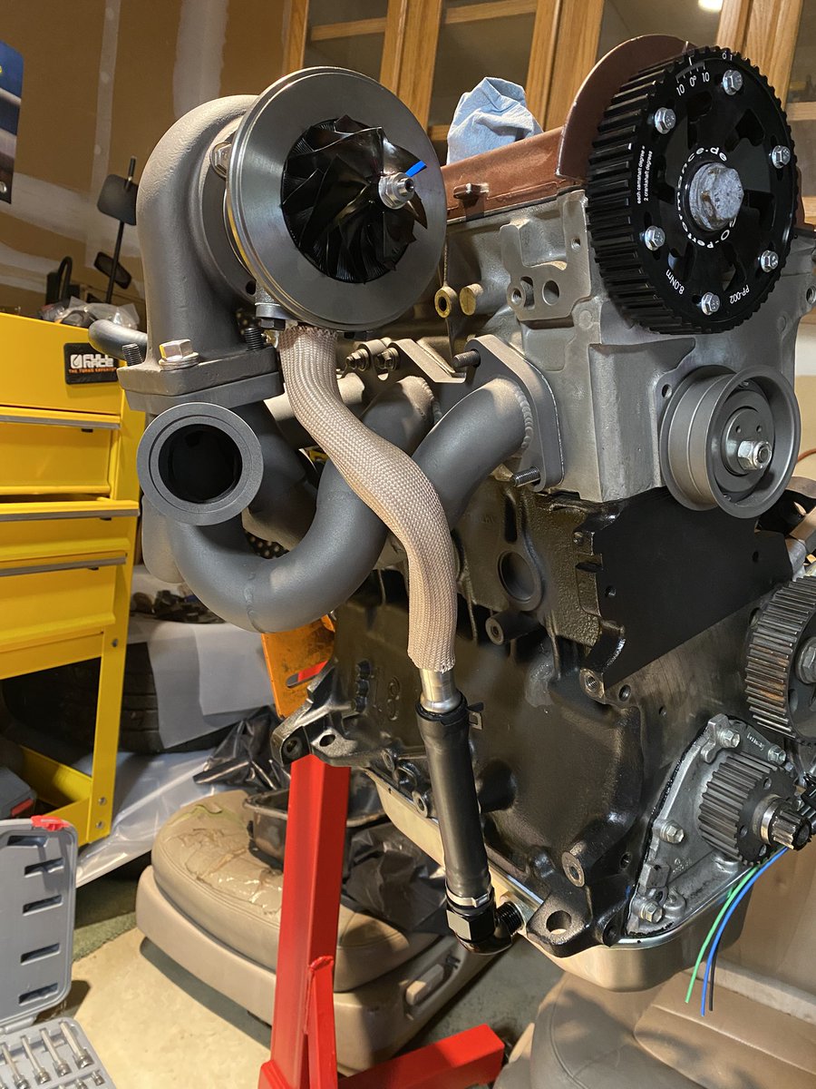 twistyMcFloyd's tweet photo. made a errl drain tube from 5.9 cummins hard line and -12 pushloc #heavyflow https://t.co/Fy5yP3P2RS
