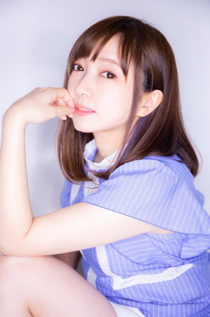 声優 山本亜衣サインと写真 声優 山本亜衣サインと写真