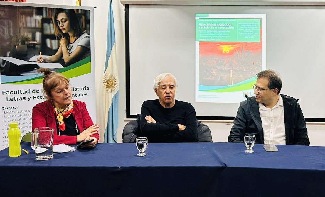 jorgemarquezmun's tweet photo. 🇦🇷🔷El día de hoy estuvimos en la @USalvador charlando sobre el apocalipsis en el Siglo XXI🌀 https://t.co/ngpG8vTUtg
