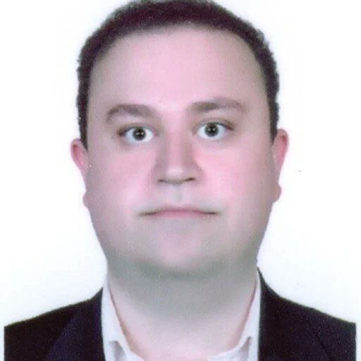 اعدام جاسوس تابع للموساد الصهيوني في ايران بعد تسريب معلومات عن مواقع حساسة .

يشبه أنيس حنتوس المياحي

بس الفرق ان هذا مابش معه شنب وإيكي