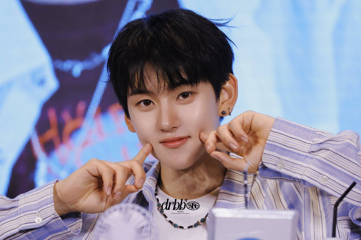 알리 tweet media