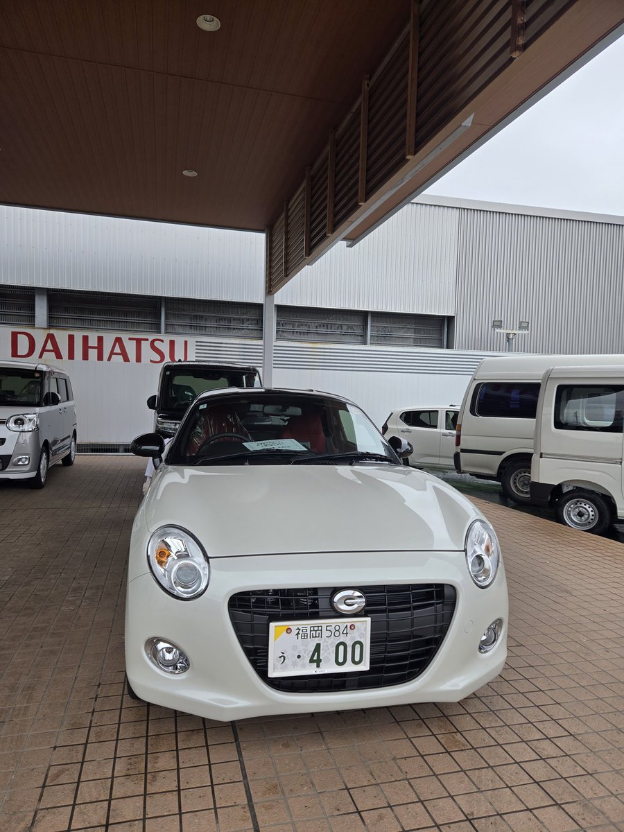 emikuu's tweet photo. 本日納車。
今日からコペン乗りになりました。
ロードスターともどもよろしくお願いします。 https://t.co/rdEfhGBOHb