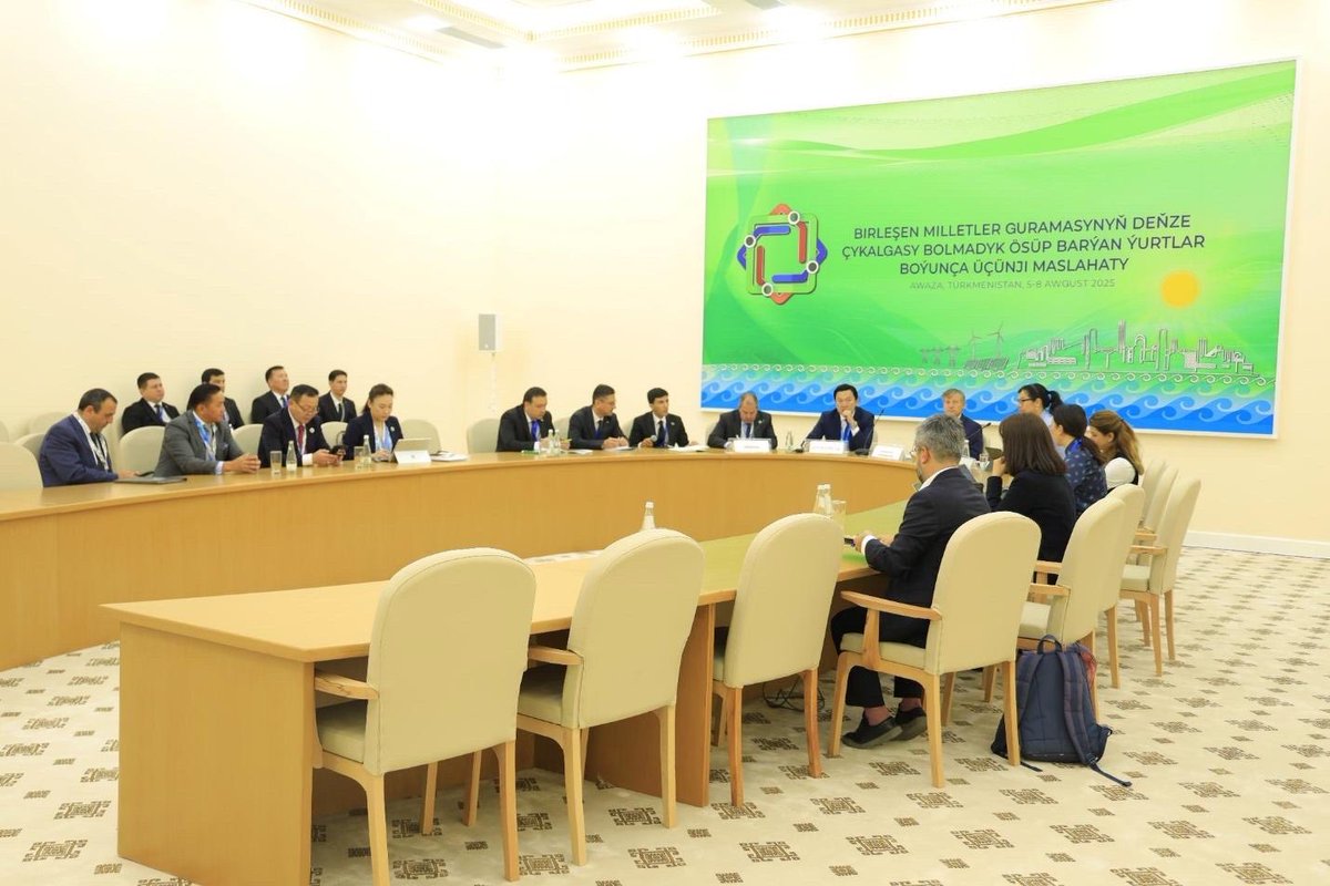 Туркменистан Улсын Аваза хотноо болж буй Далайд гарцгүй хөгжиж буй орнууд (ДГХБО)-ын асуудлаарх Нэгдсэн Үндэстний байгууллага (НҮБ)-ын Гуравдугаар бага хурлын хүрээнд ГХЯ, Монгол Улсаас НҮБ-ын дэргэд суугаа Байнгын төлөөлөгчийн газар, Цөлжилттэй тэмцэх тухай НҮБ-ын Конвенцын