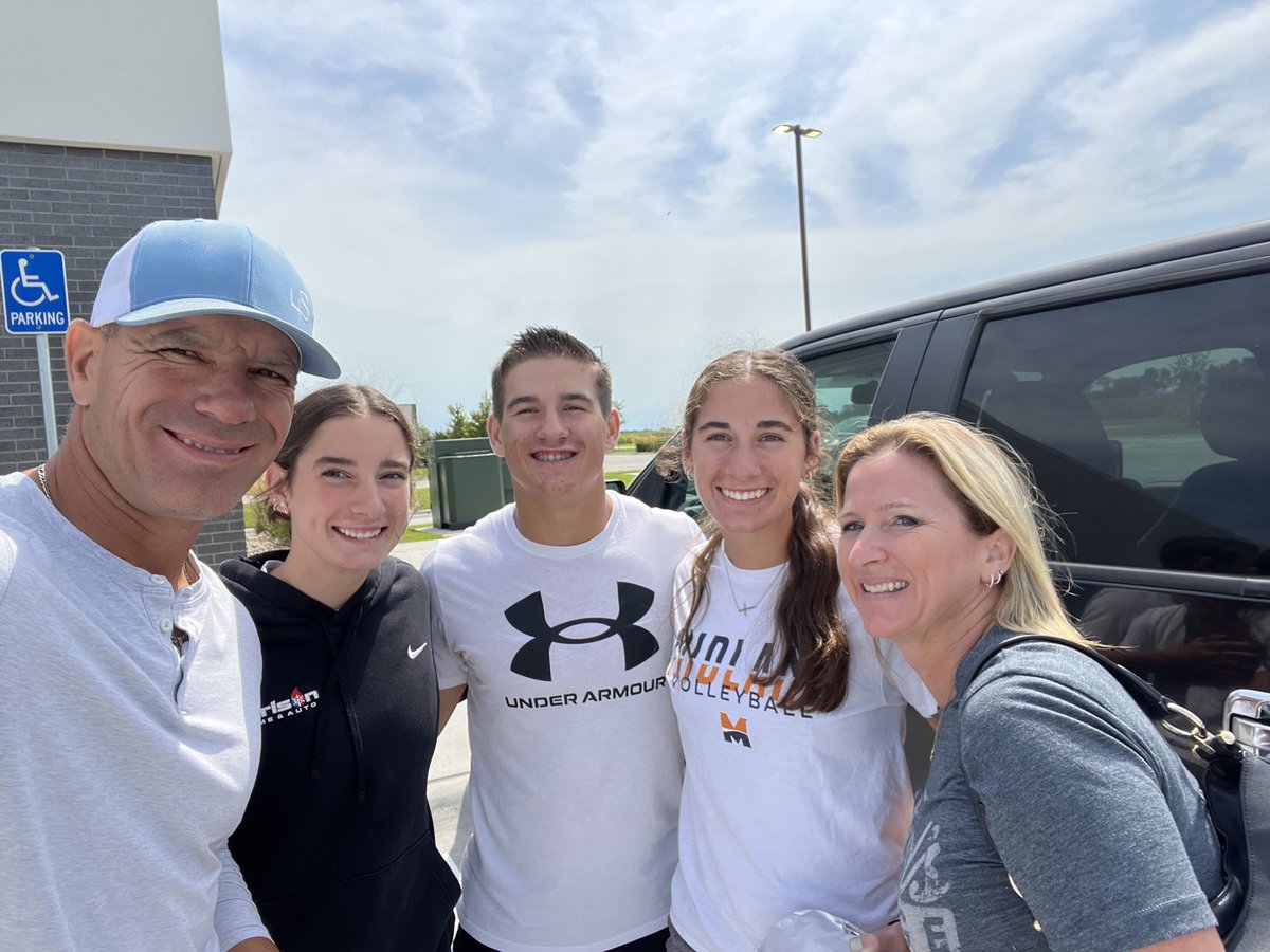 cscholt4S's tweet photo. Big day in our house today, dropping @skylarscholting off at Midland University today. Bittersweet as I’ll sure miss our laughs at home everyday, but couldn’t be more proud of her and excited for her! https://t.co/uZYGTRTDD7