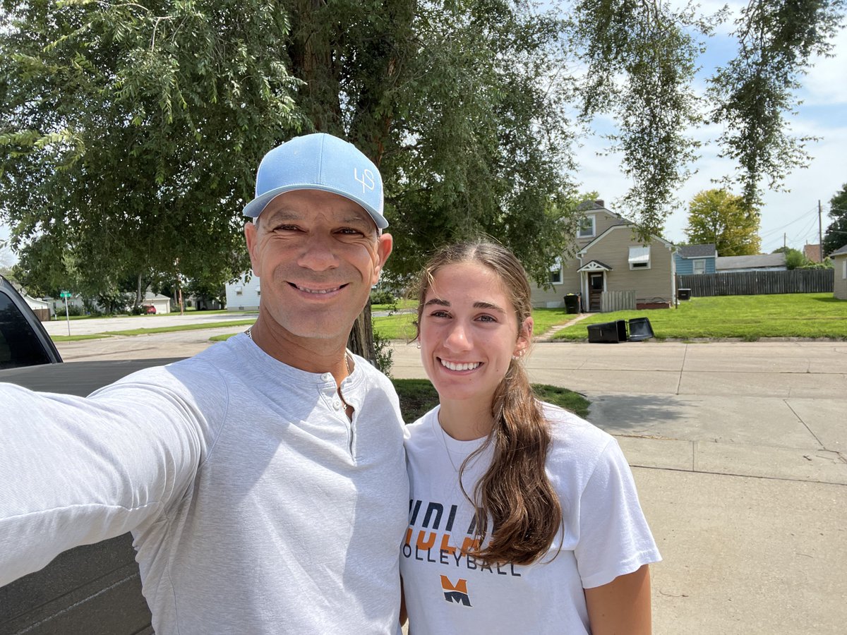 cscholt4S's tweet photo. Big day in our house today, dropping @skylarscholting off at Midland University today. Bittersweet as I’ll sure miss our laughs at home everyday, but couldn’t be more proud of her and excited for her! https://t.co/uZYGTRTDD7