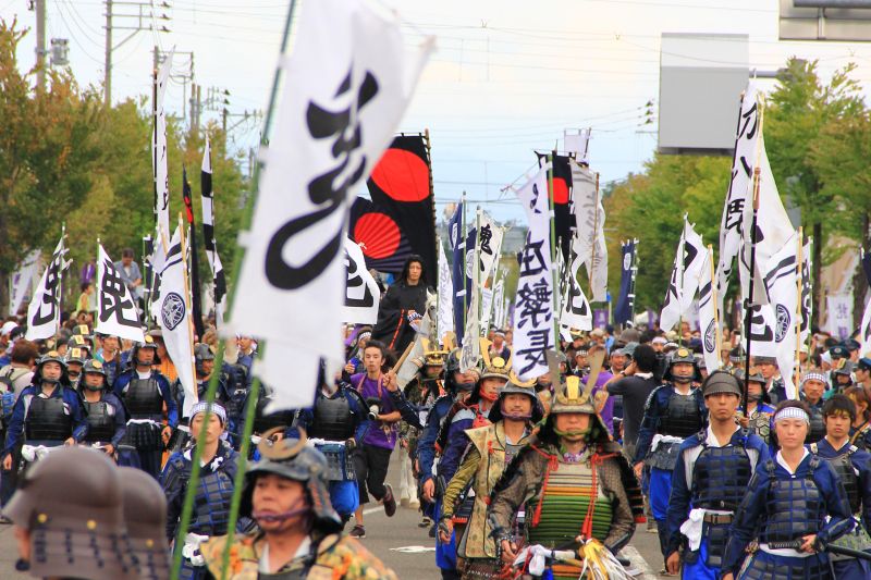 umasaniigata's tweet photo. 【謙信公祭】8/23～8/24
戦国の名将・上杉謙信公の武勇を称えるまつりも、今年でついに100回目✨
2025年はなんと、松平健さんが謙信公として出陣！🔥
信玄との一騎打ちの再現も行われます⚔️
歴史ロマンあふれる2日間、ぜひご覧ください😊
👉 https://t.co/QzHcPdJNgJ
#新潟 #上越 #祭り https://t.co/A46pG3kyn2